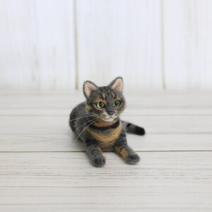 Anpassat husdjursporträtt tovad katt, minnesporträtt av katt, liten kattunge, miniatyr tovad katt, tovad djurkatt bild 9