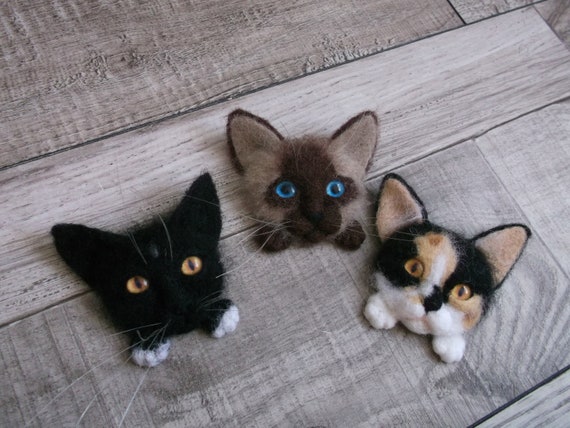Brooch cat, custom pet portrait cat, needle felted cat, cat portrait, cat felted, decor
