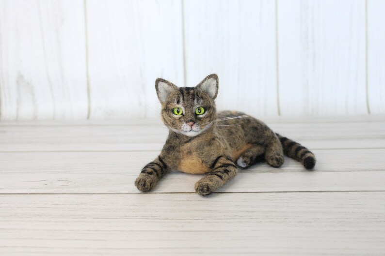 Anpassat husdjursporträtt tovad katt, minnesporträtt av katt, liten kattunge, miniatyr tovad katt, tovad djurkatt bild 4