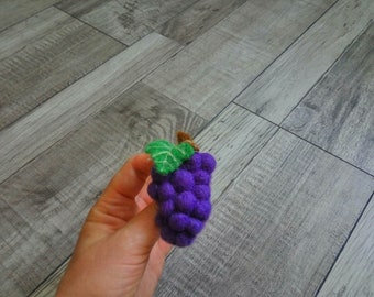Brooch grape needle felted, brooch bunch of grapes felted, Brooch bunch, wool fruits for plate