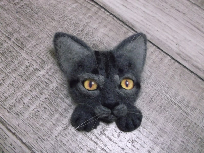 custom pet portrait cat cat felted needle felted cat cat portrait Brooch cat