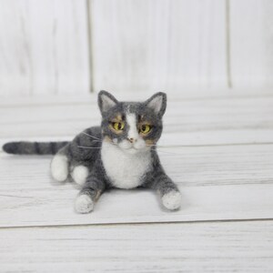 Anpassat husdjursporträtt tovad katt, minnesporträtt av katt, liten kattunge, miniatyr tovad katt, tovad djurkatt bild 3