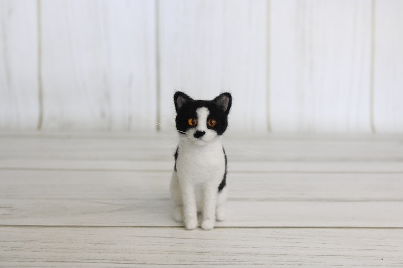 Anpassat husdjursporträtt tovad katt, minnesporträtt av katt, liten kattunge, miniatyr tovad katt, tovad djurkatt bild 7