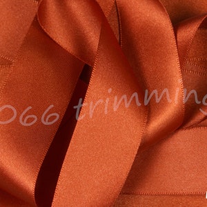 Rust 55 Berisfords Double Satin Ribbon 3mm 7mm 10mm 15mm 25mm 35mm 50mm 70mm Korte Lengtes en Full Reels Gratis P&P