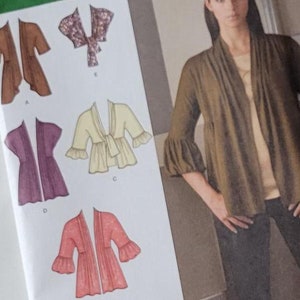 ニットカーディガンの裁縫パターン（レディース秋トップス用、フロントオープンカーディガン）、Simplicity Patterns 2560、プラスサイズ 16 18 20 22 24 未カットプリント 2009