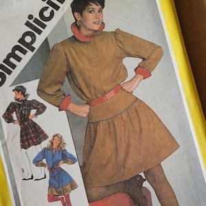 Two Piece Dresses Sewing Patterns for Womens Tops and Skirt Set Long Sleeve Blouse, Vintage 80s Simplicity 6087 Print 1983 Size 6 8 10 Uncut