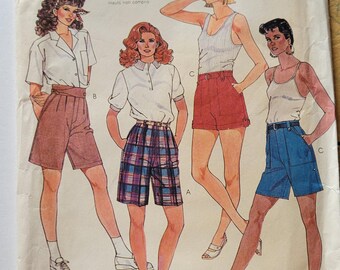 Summer Shorts Sewing Patterns for Womens Casual Shorts Vintage 80s, McCalls Patterns 2558 Womens Size 8 Uncut Print 1986