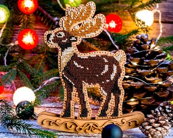 Wooden deer figurine, bead embroidery design, reindeer decorations