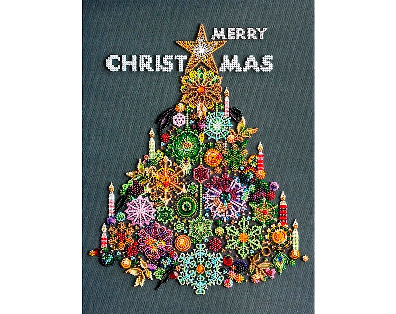 Christmas Tree Embroidery Kit: Elegant holiday-themed needlework craft