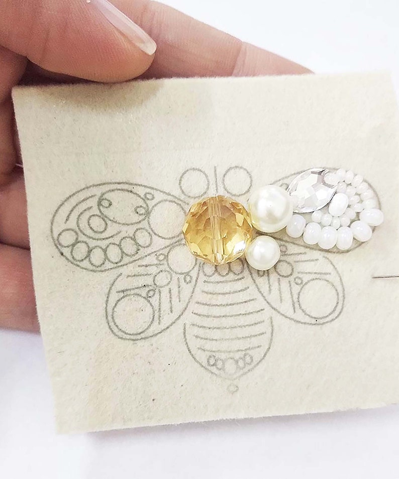 Bee jewelry kit handmade brooch kit beaded bee kit beaded Etsy
