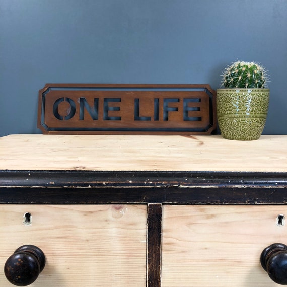 Rusted ONE LIFE Word Sign Metal Shop Home Rustic Pub Cafe Bar Cocktails Drinks
