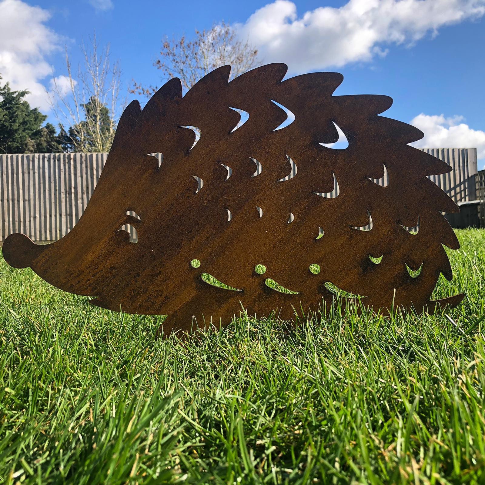 Garden hedgehog / rusty metal hedgehog/ garden lawn decor / garden