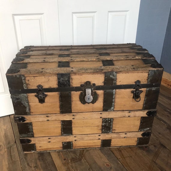 Antique Wooden Travelling Sailors Trunk Chest Vintage Storage Blanket Box