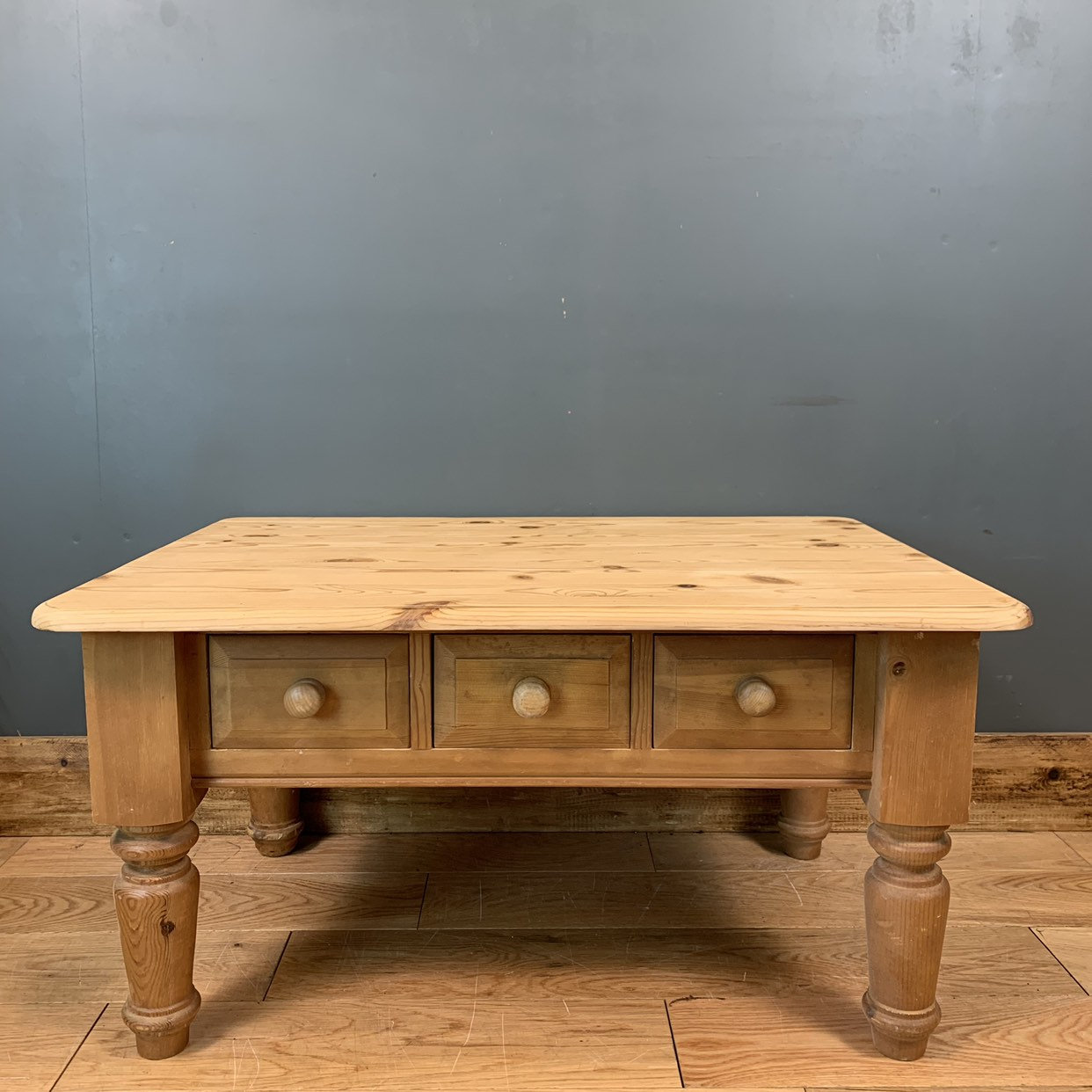 Solid Chunky Pine Coffee Table Storage Rustic Shabby Chic Vintage