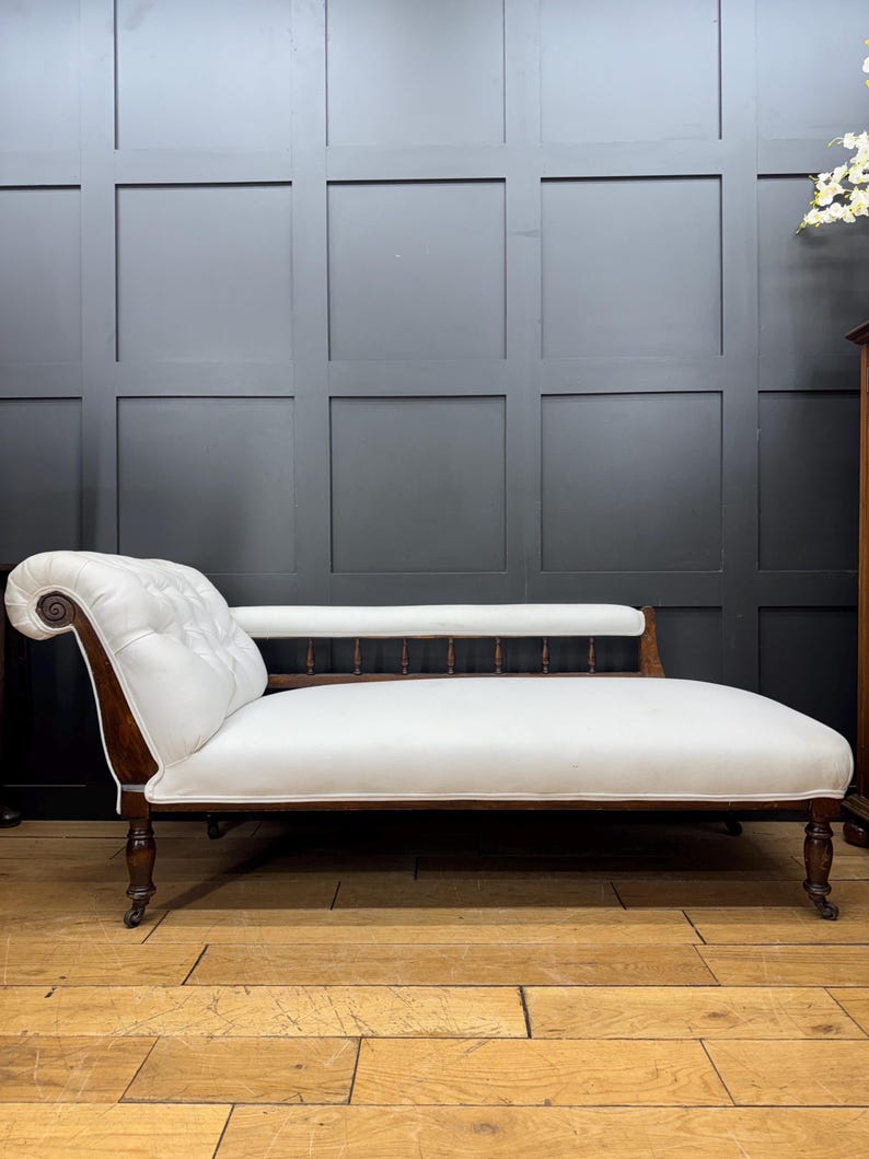 Antique Chaise Longue / Antique Day Bed /mahogany Frame Sofa