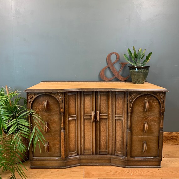 Beautiful Vintage Rustic Oak Sideboard Buffet Server Cupboard Drawers