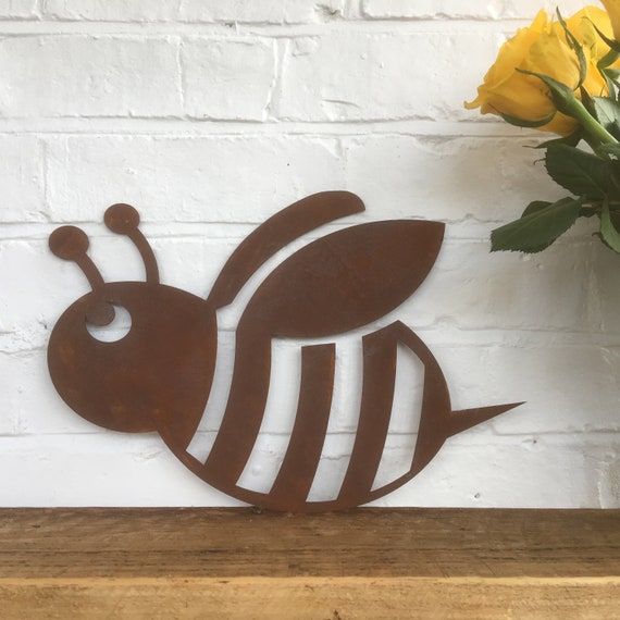 Rusted BEE Sign Metal Home Garden Ornament Bird Duck Animal Feature Wall Lawn