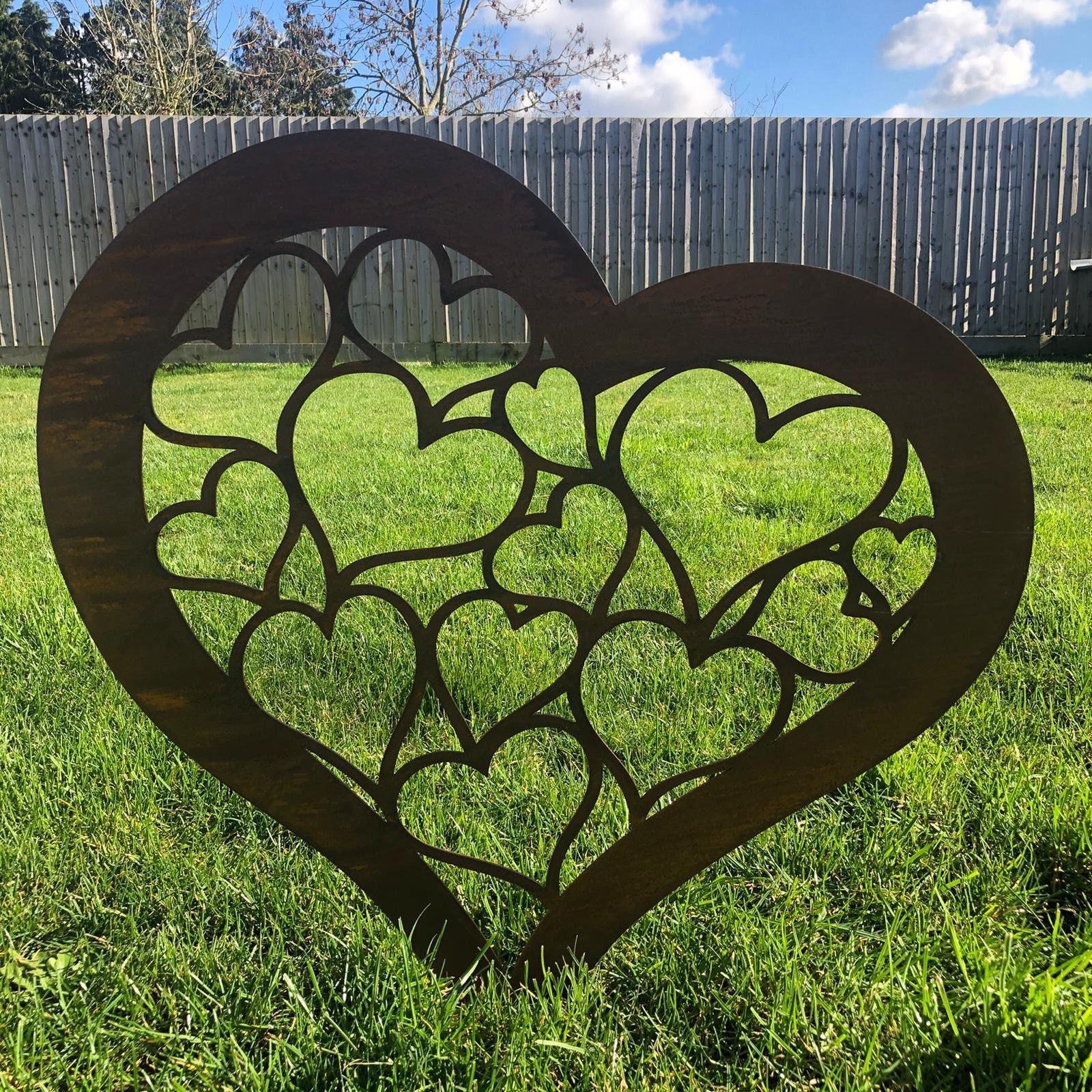 Garden heart / rusty metal heart / lawn decor / garden ornament