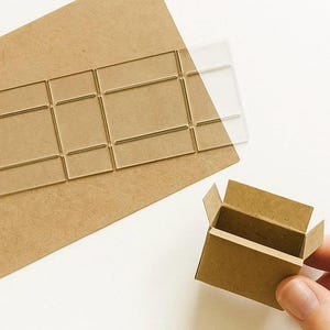 Plantilla acrílica para caja de envío en miniatura para casa de muñecas a escala 1:12. Herramienta reutilizable para cortar y marcar cajas de papel.