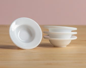 Miniature Pasta Bowls: White Plastic Dollhouse Dinnerware (Set of 4)