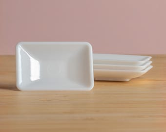 Set of 4 Miniature Rectangle Dish, Bakery Tray in White Plastic for Dollhouse, Polymer Clay Food, Resin Crafts 1:12 Scale