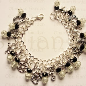 WYNTERIA...Bracciale con ciondolo originale fatto a mano in stile gotico - bianco screpolato