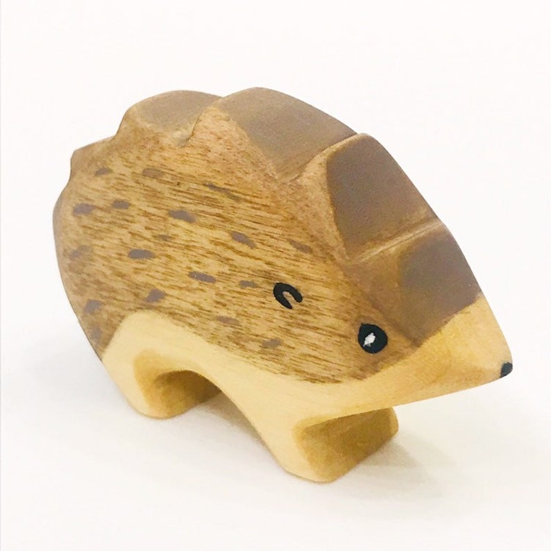 Деревянная игрушка ежик. Деревянный ежик. Деревянный еж. Деревянный еж игрушка. Деревянный ежик.