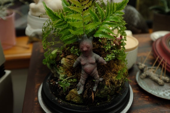 Sculpture Mandragore dans son pot en terre cuite inspiration Harry Potter -  Création par Fantasy Corner