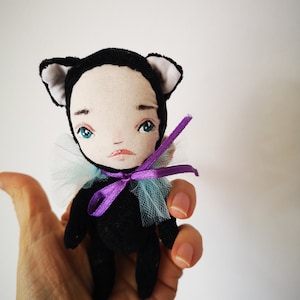 schwarze kleine Katze Teddy-Puppe, winziges Kitty Stoffspielzeug, Rag Stuff Katzenmädchen, niedliches Kätzchen Stofftier, Spielzeug für Blythe, Blythe Freund Spielzeug, Art Dolls
