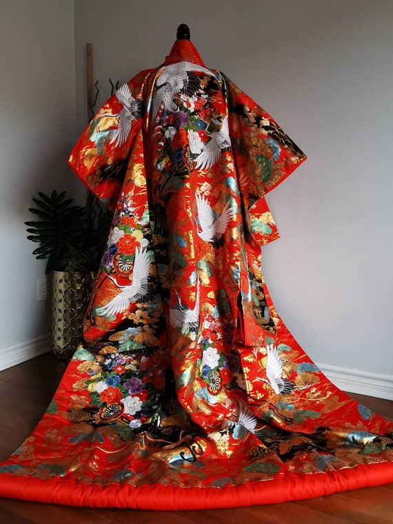 Japanese UCHIKAKE with flying cranes and Goshoguruma(… Gem