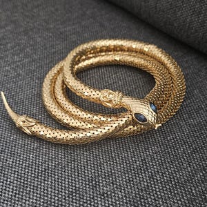 DL Auld Vintage Gold Mesh Snake Chain Belt Serpent 80s 70s
Retro Glam Vintage DL AULD Snake Belt Gold Mesh Serpent 40” Metallic  main image 4