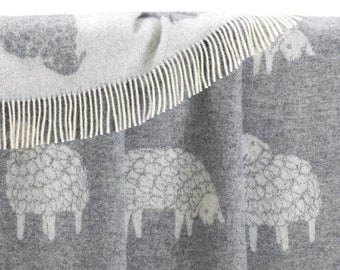 Mima Sheep Weiche Graue Wolldecke | Gewebte weiche Kuscheldecke aus reiner Wolle | Ideal als Tagesdecke, Einweihungsgeschenk