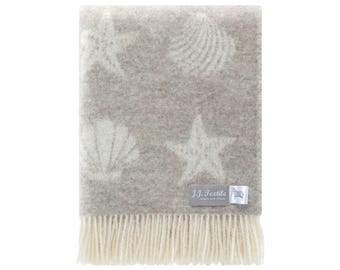 Beige Seashells Wool Throw | Pastel Nautical Blanket | Coastal Seaside Decor