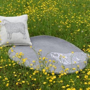 Handgetuft schapenkleed | Mat van 100% pure Nieuw-Zeelandse wol | Rond tapijt | Inrichting kinderkamer, slaapkamer, woonkamer afbeelding 3