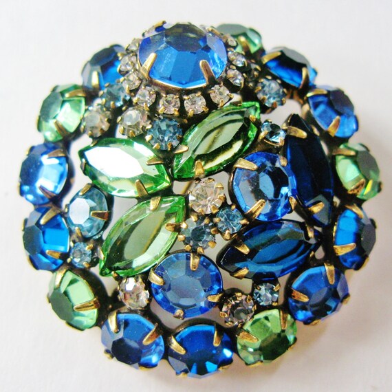 Fabulous Unsigned Brooch And Earring Costume Jewe… - image 3