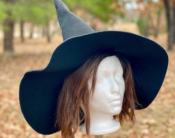 Classic black felt witch hat, black wizard hat, pointed hat for dnd