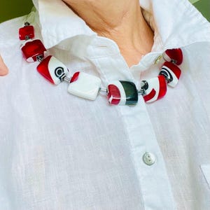 Italian Glass Multi-color Necklace – Red and White Flat Glass Coins Choker – Murano Glass Jewelry – 45cm Elegant Beaded Necklace for Women