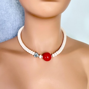 Felrode ketting van bleekglas - Italiaans rood brandpunt van muranoglas - Uniek Italiaans ontwerp - Choker van 42 cm - Elegante kralensieraden voor dames