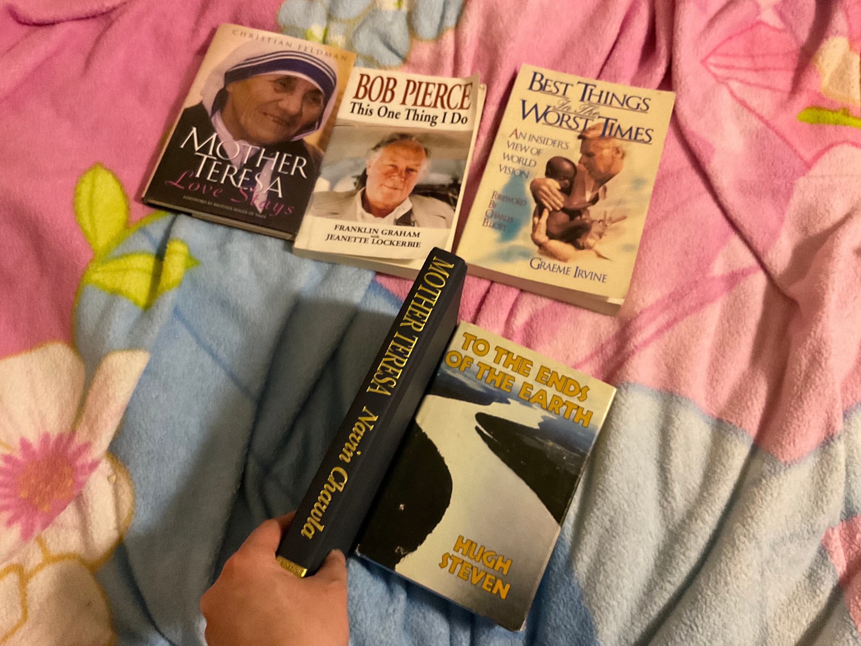 Christian Missionary Books Samaritans Purse World Vision Mother Teresa