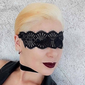 Black Lace Mask, Black lace Halloween Mask, Fun party Mask, Gothic Wedding Mask, Women&#39;s mask,Masquerade Mask, Roleplay Mask