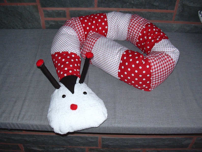 Parlor trolley beetle Bed Snake Bettrolle sleeping roll Puckschnecke nests Puckkissen pucktuch cradle