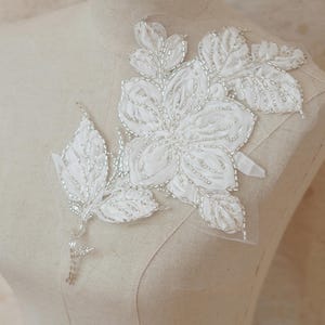 Vit blombukettmönster spetslapp, DIY brudklänning och kostymdesign, glänsande spetslapp
