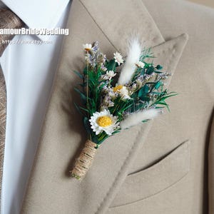 Boho Wedding Boutonniere,White & Green Dried Flower Boutonnières,Rustic Groom Accessory
