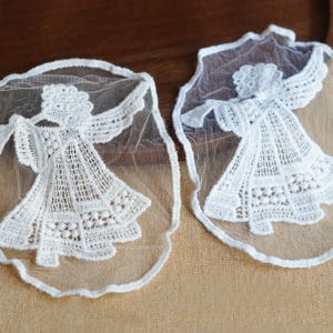Aplicación de encaje con estampado de Cupido en blanco puro/blanco crema, diseño de vestidos de novia y vestuario DIY.