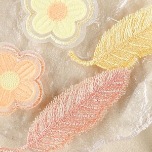 10Pcs Random Flower/Feather Embroidered Patches Set, Appliques for Journal Clothing Bag DIY Repair & Decoration