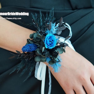 bLACK/BLUE Dried Flower Corsage,Corsage,Wedding Corsage,Bridal Bridesmaid Corsage,Country Wedding Corsage,Flowers Bracelet