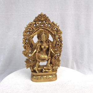 Estátua de Kali, 8 polegadas de aparência antiga Estátua de Kali da deusa de latão, Parvati, Kalika, Kali Shiva Idol. Deusa Hindu do Tempo, Destruição e Poder.