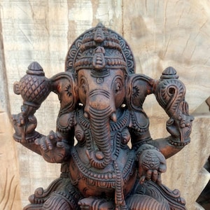 タイ 木製レリーフ 手彫り 壁掛け 蓮の上で踊る女神（Wood statues