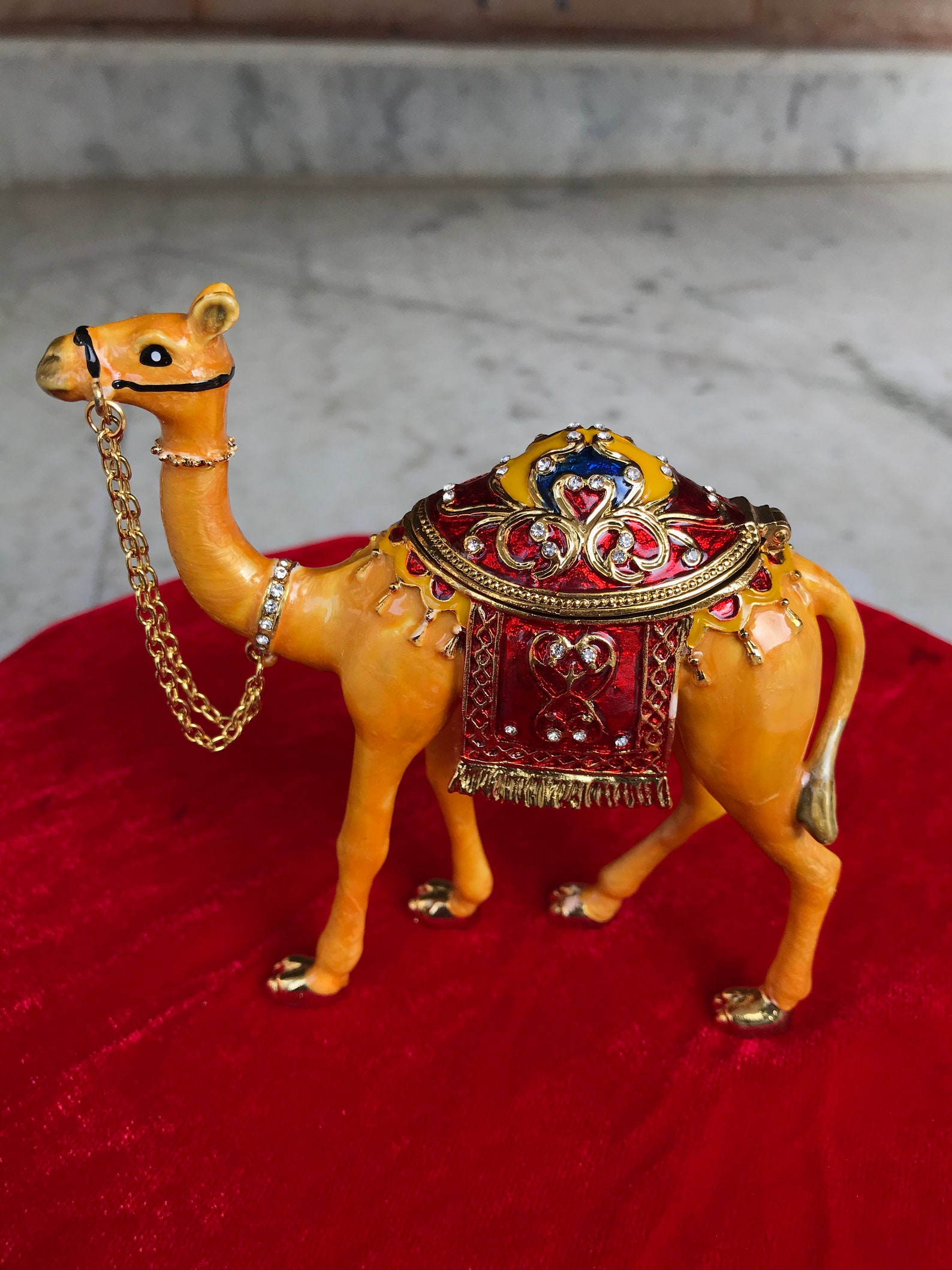 metal camel statue