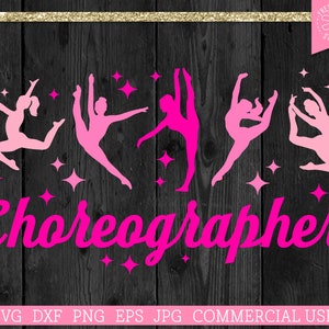 Könnte beinhalten: Rosa Silhouette von fünf Tänzern in verschiedenen Posen mit dem Wort "Choreograf" in rosa Schrift. Der Hintergrund ist ein Holzmaserungsmuster.